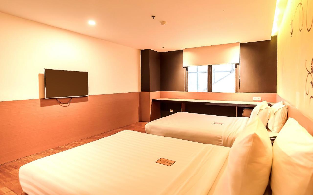 Yellow Bee Tangerang Room photo